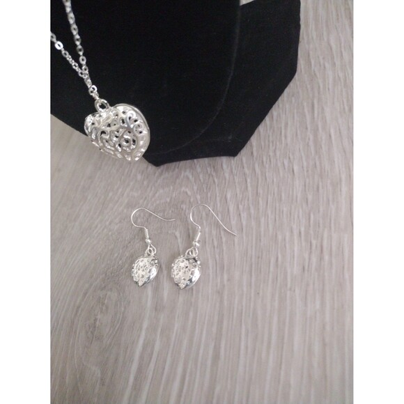 Silver Tone Heart Necklace and Earrings Set - New - Picture 3 of 7
